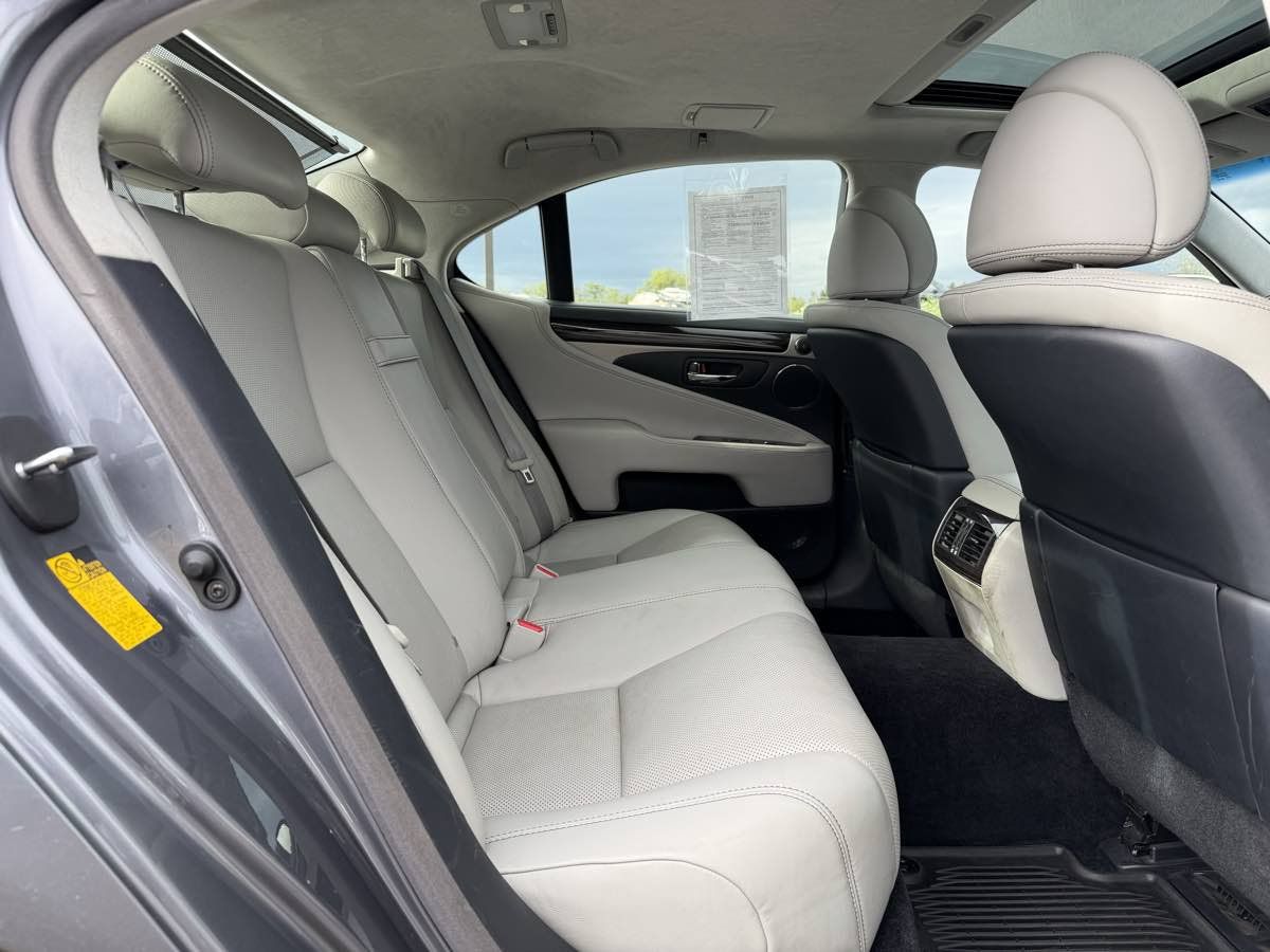 Used 2014 Lexus LS 460 w/ Comfort Package RWD image 14