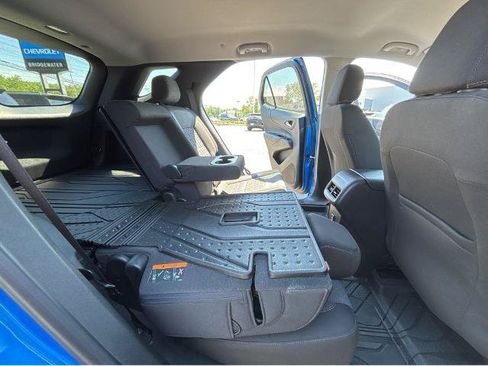 Used 2024 Chevrolet Equinox LT w/ LPO, Floor Liner Package FWD image 7