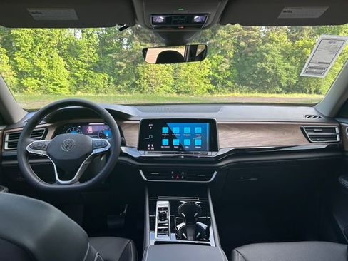 New 2026 Volkswagen Atlas SE FWD image 13