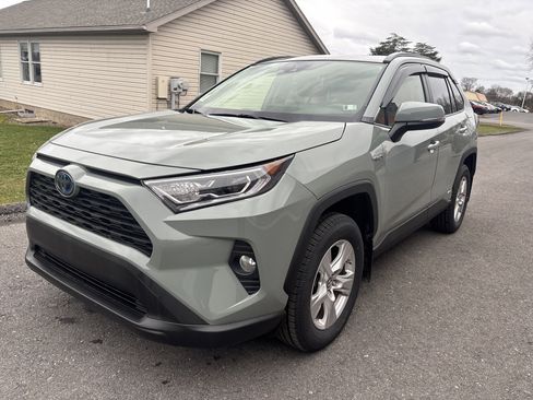 Used 2019 Toyota RAV4 XLE image 8