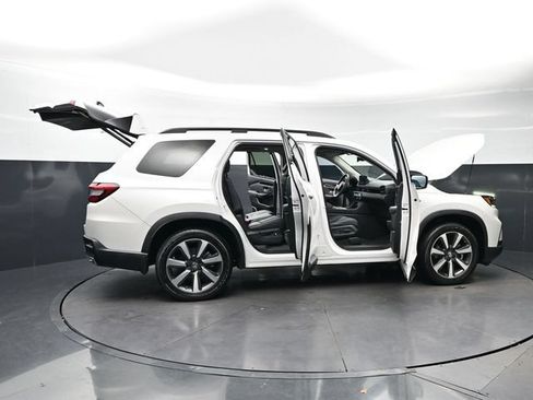 Certified 2023 Honda Pilot Touring image 34