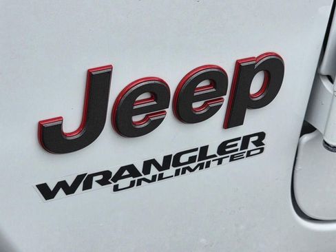 Used 2021 Jeep Wrangler Unlimited Rubicon AWD/4WD image 40