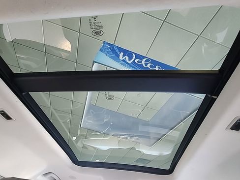 Used 2022 Land Rover Defender 110 SE AWD/4WD image 22