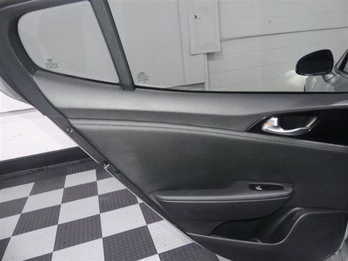 Used 2018 Kia Stinger image 24