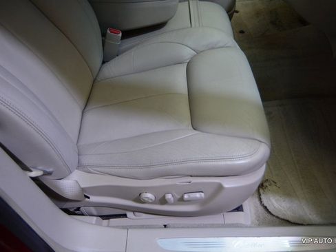 Used 2010 Cadillac DTS image 18