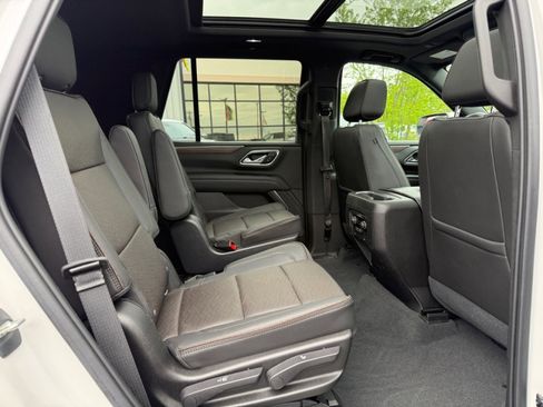 Used 2021 Chevrolet Tahoe High Country w/ Premium Package AWD/4WD image 16