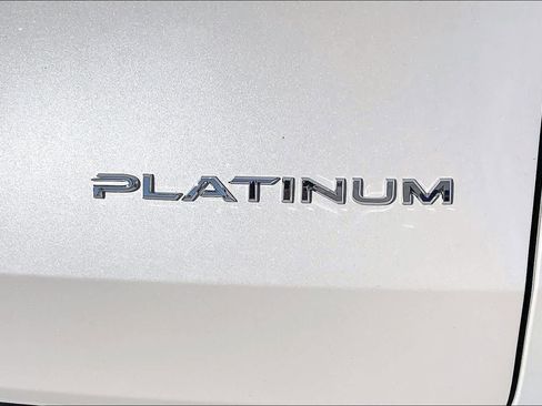 Used 2024 Toyota Grand Highlander Platinum image 10