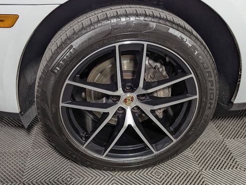 Used 2024 Porsche Macan Base image 46