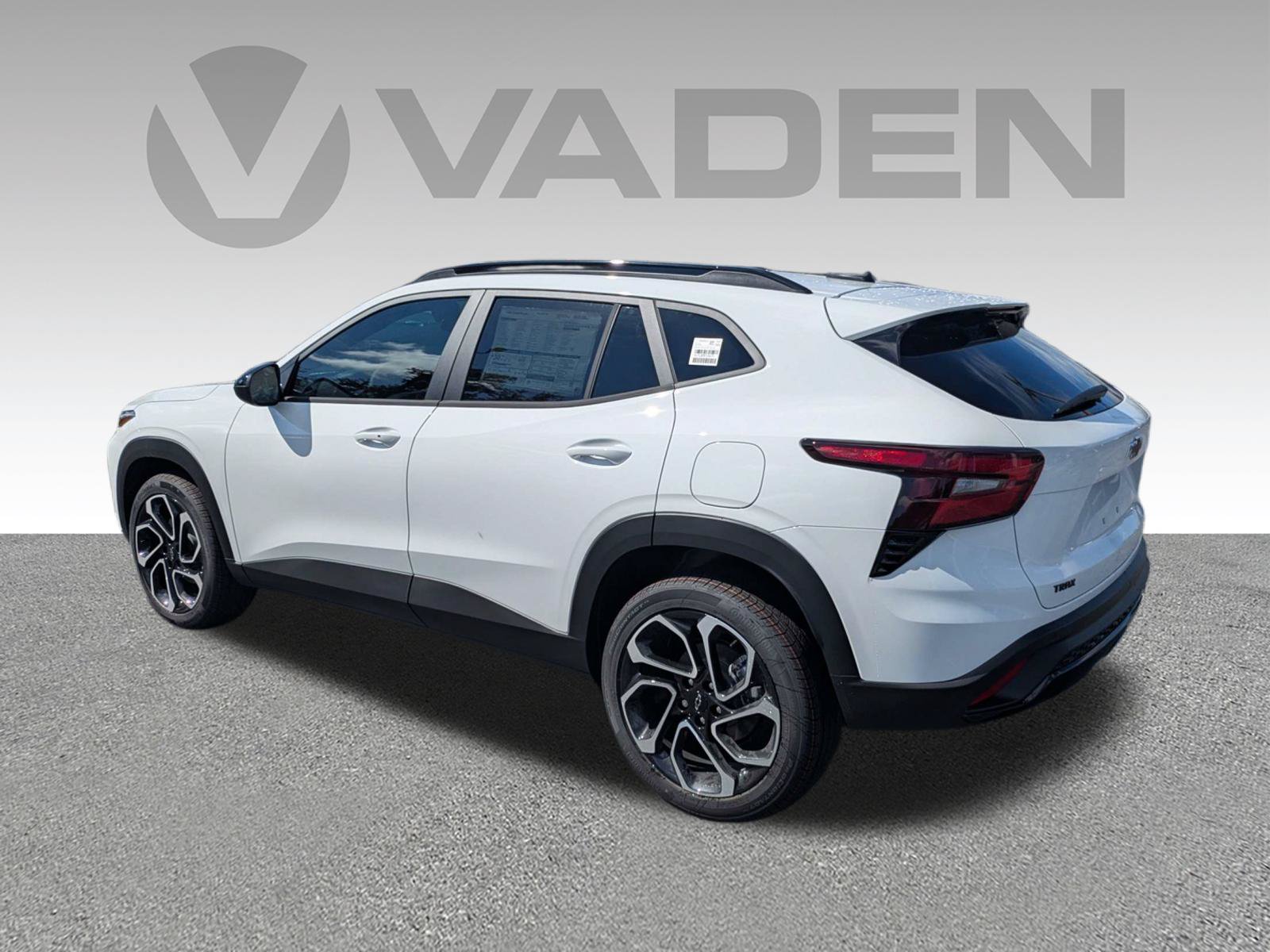 New 2026 Chevrolet Trax RS w/ Sunroof Package FWD image 27
