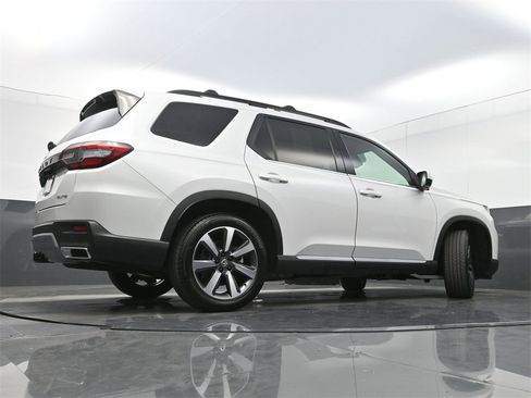 Used 2024 Honda Pilot Elite image 33