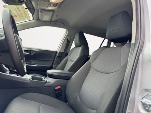 Certified 2025 Toyota RAV4 XLE AWD/4WD image 9