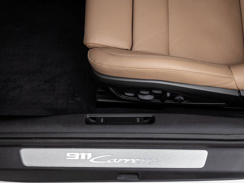 Certified 2024 Porsche 911 Carrera image 20