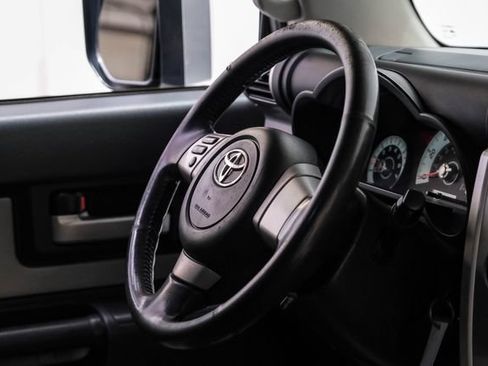 Used 2010 Toyota FJ Cruiser 4WD image 15