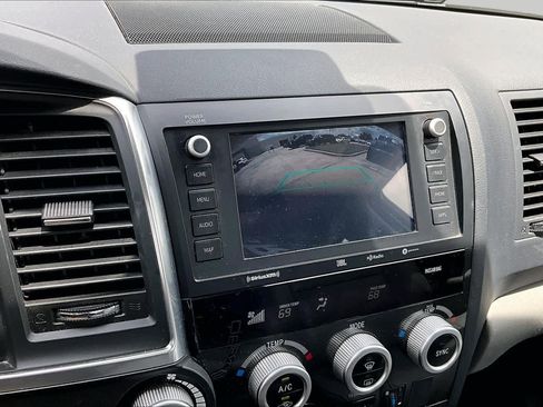 Used 2020 Toyota Sequoia Platinum RWD image 27