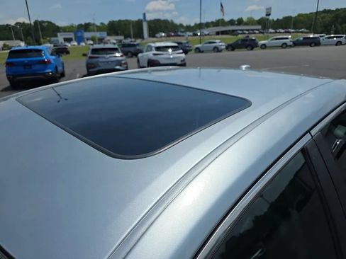 Used 2015 Toyota Camry XSE FWD image 13
