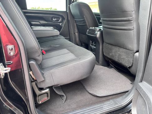 Used 2018 Nissan Titan SV w/ SV Convenience Package AWD/4WD image 26