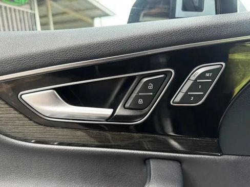 Used 2018 Audi Q7 3.0T Prestige w/ Prestige Package AWD/4WD image 43
