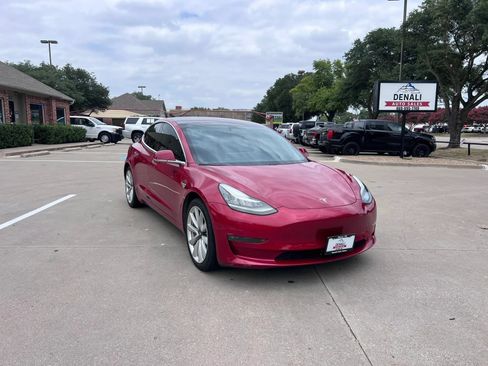 Used 2018 Tesla Model 3 Mid Range RWD image 2