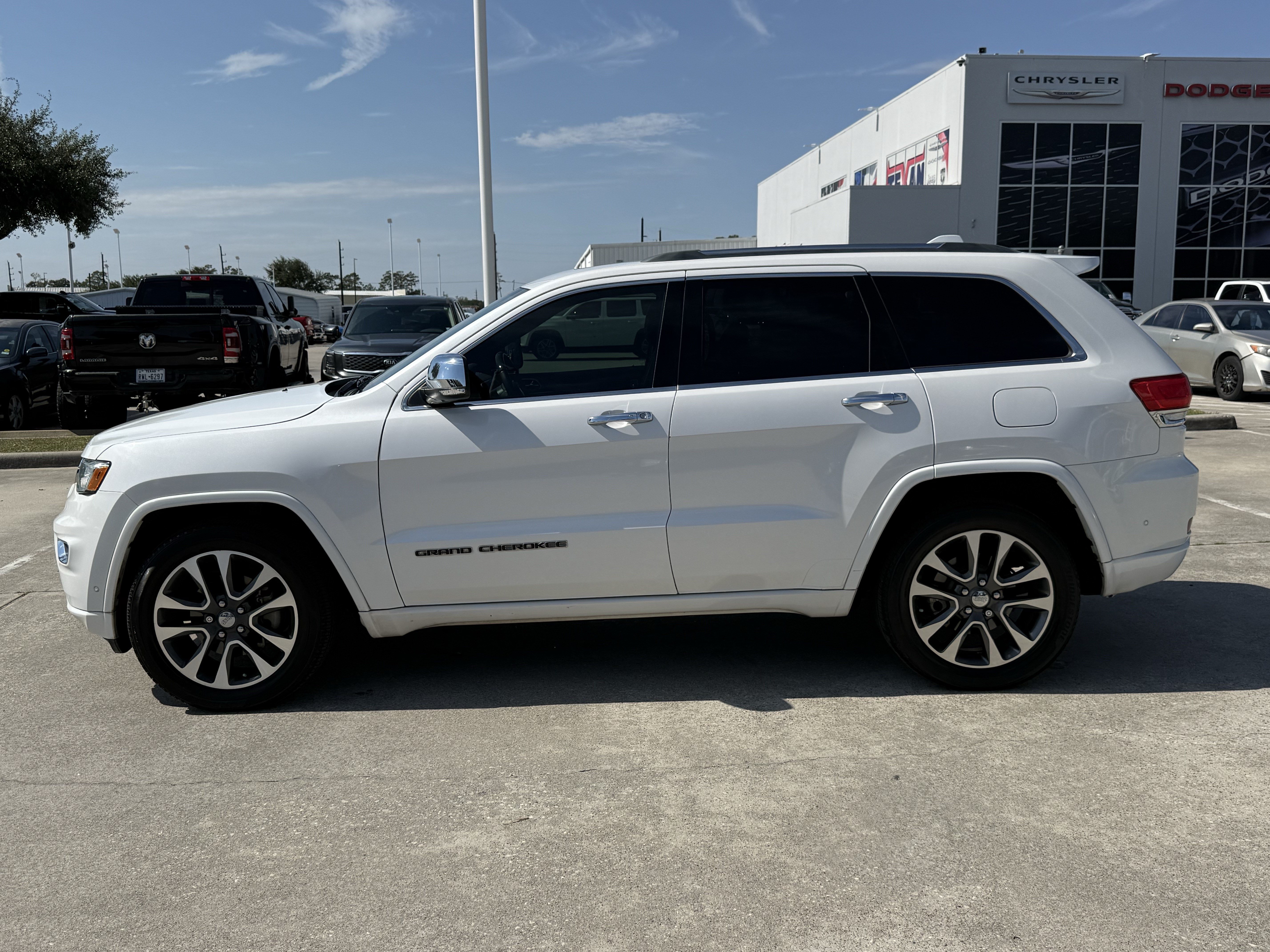 Used 2018 Jeep Grand Cherokee Overland RWD image 8
