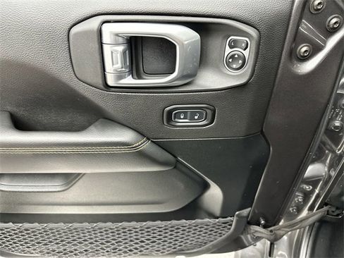 Used 2021 Jeep Gladiator Mojave image 13
