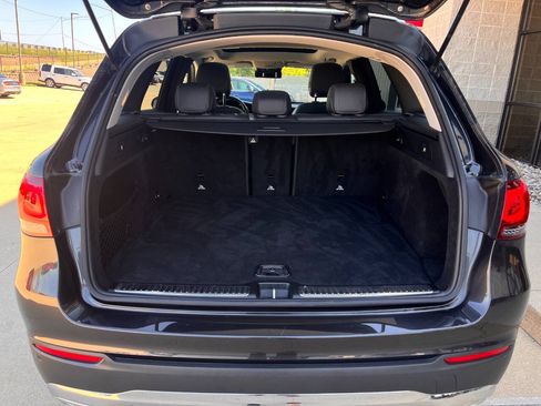 Used 2021 Mercedes-Benz GLC 300 4MATIC image 20
