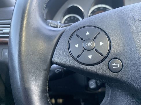 Used 2011 Mercedes-Benz E 350 4MATIC Sedan image 19