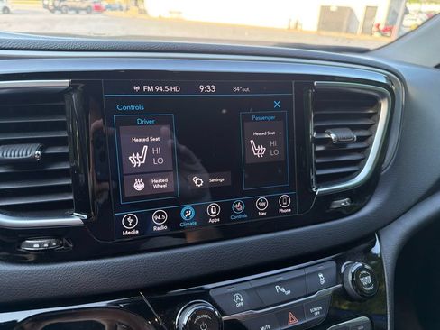 Used 2019 Chrysler Pacifica Touring-L Plus w/ S Appearance Package FWD image 21