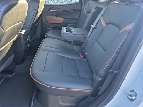 Used 2025 GMC Canyon AT4 w/ Technology Plus Package image 30