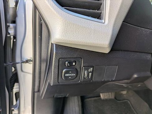 Used 2014 Toyota Corolla LE image 13