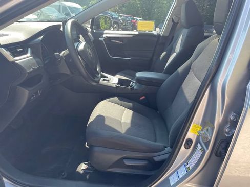 Used 2019 Toyota RAV4 XLE AWD/4WD image 40