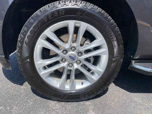 Used 2022 Ford Expedition XLT AWD/4WD image 9