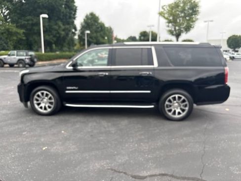 Used 2017 GMC Yukon XL Denali AWD/4WD image 2