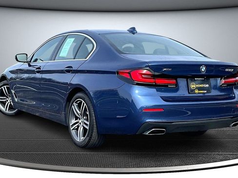 Used 2021 BMW 530i xDrive w/ Premium Package image 4