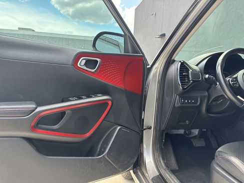 Used 2023 Kia Soul GT-Line w/ GT-Line Technology Package FWD image 14