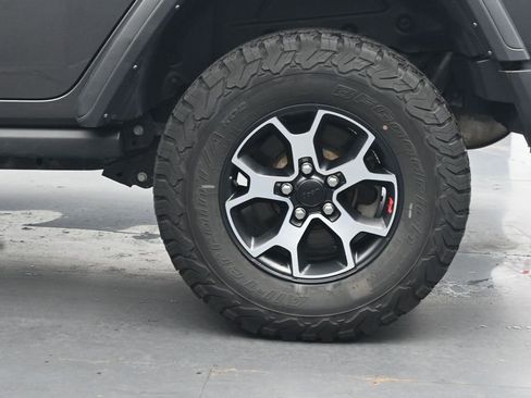 Used 2022 Jeep Wrangler Unlimited Rubicon w/ LED Lighting Group AWD/4WD image 13