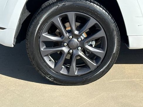 Used 2018 Jeep Grand Cherokee High Altitude RWD image 9