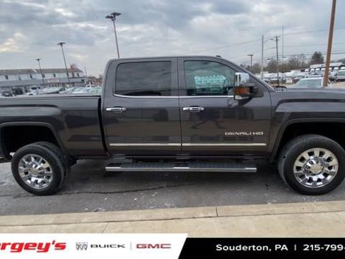 Used 2016 GMC Sierra 2500 Denali w/ Driver Alert Package image 10