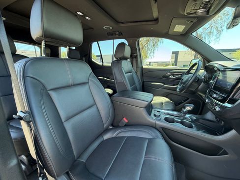 Used 2023 Chevrolet Traverse RS AWD/4WD image 19