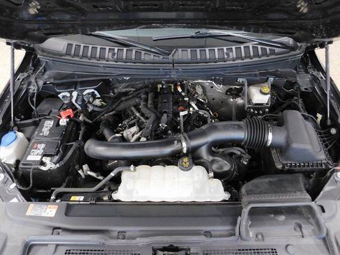 Used 2024 Ford Expedition XLT image 15