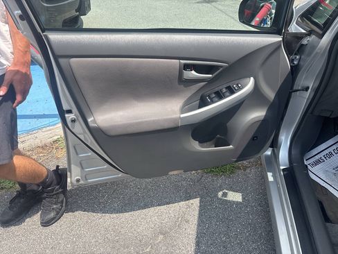 Used 2011 Toyota Prius Three w/ Solar Roof Pkg FWD image 16