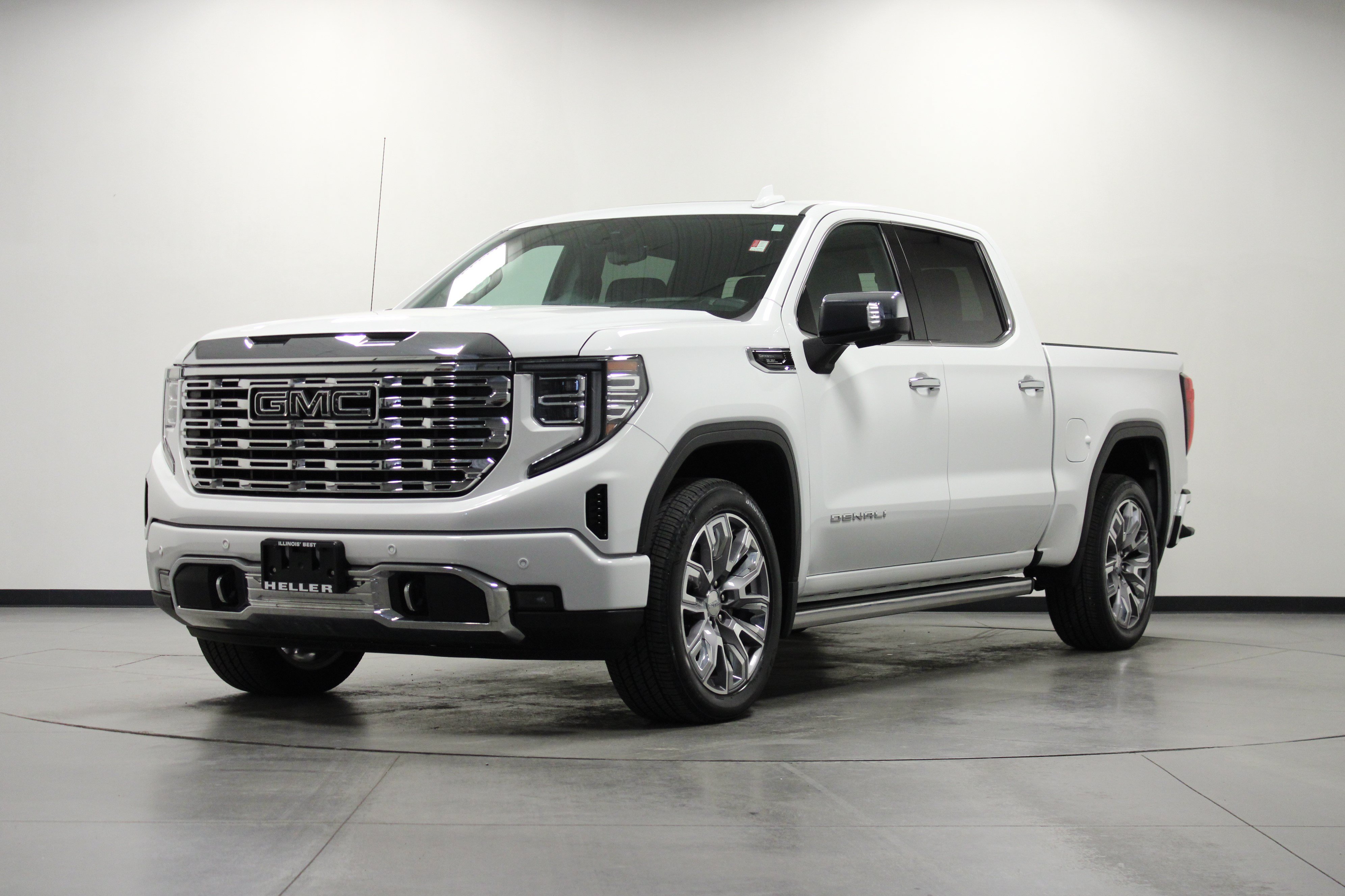 Used 2023 GMC Sierra 1500 Denali w/ Denali Reserve Package AWD/4WD image 8