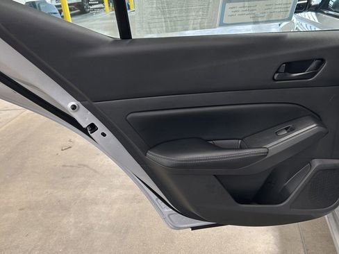 Used 2024 Nissan Altima 2.5 SV image 13