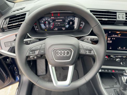New 2025 Audi Q3 2.0T Premium image 17