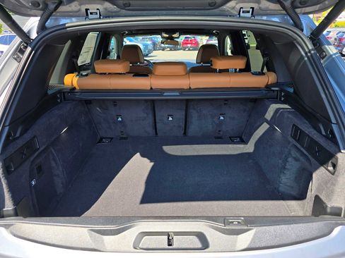 Used 2026 BMW X5 xDrive40i image 16