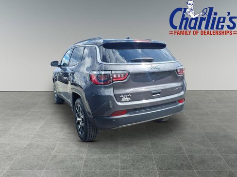 Used 2024 Jeep Compass Limited AWD/4WD image 5