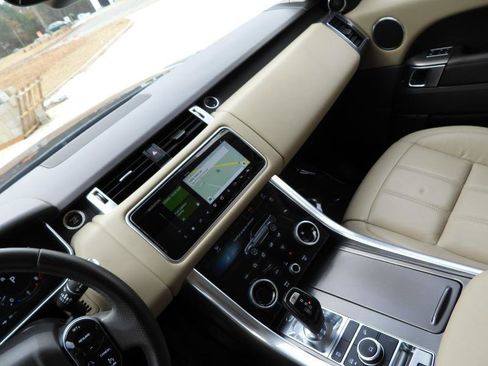 Used 2019 Land Rover Range Rover Sport SE image 51