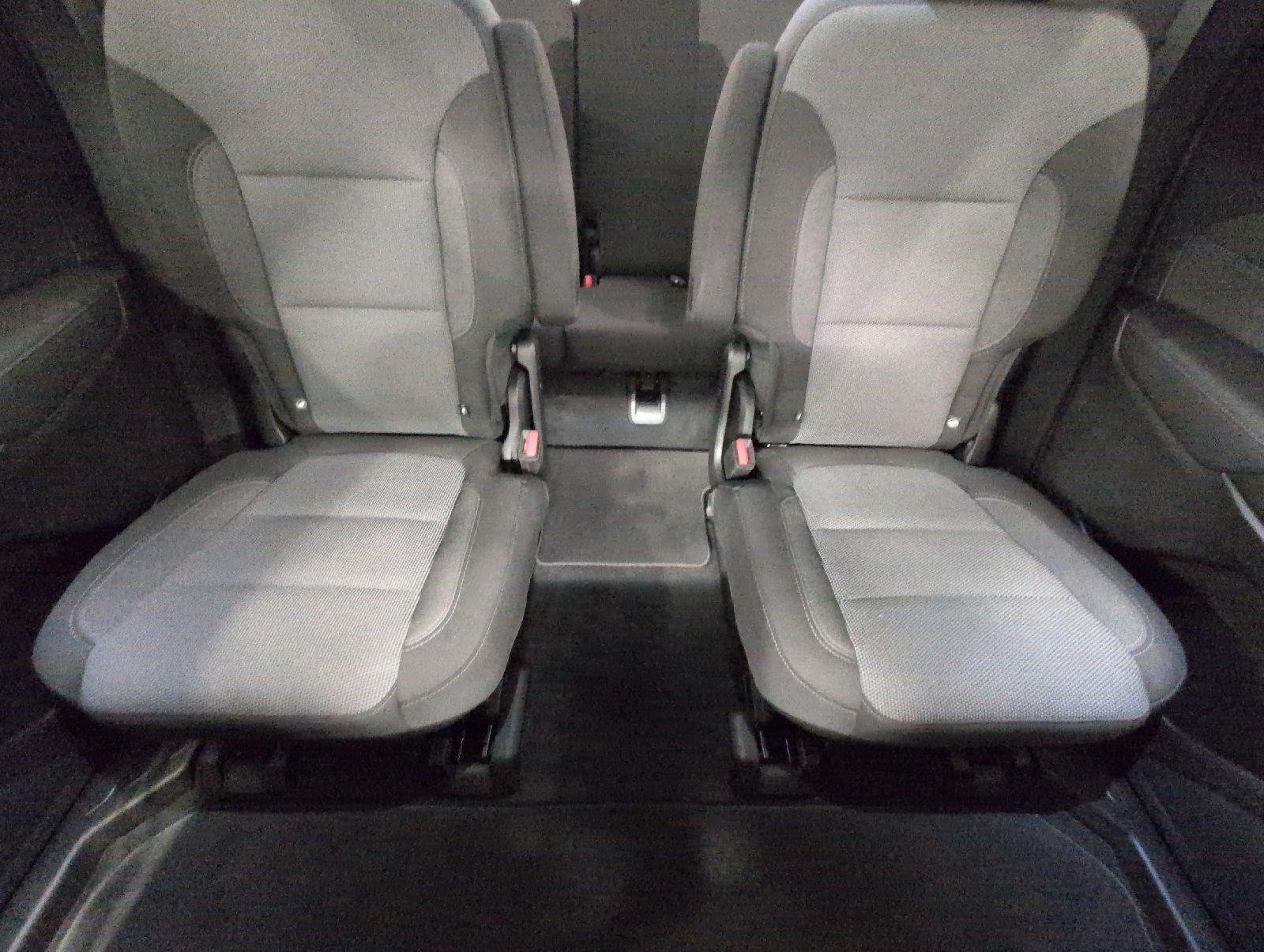 Used 2023 Chevrolet Traverse LT FWD image 52