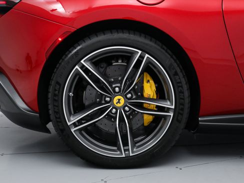 Certified 2025 Ferrari Roma Spider RWD image 44