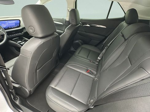 Used 2025 Buick Envision Preferred AWD/4WD image 9