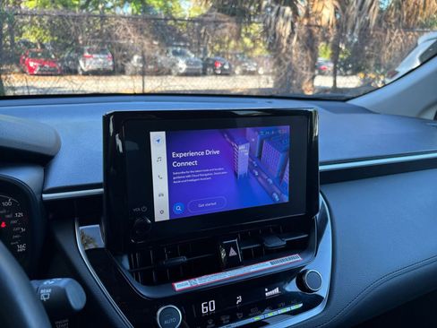 Used 2025 Toyota Corolla Cross LE image 20